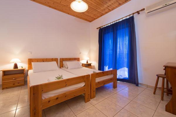 Athena Studios Vasilikí Kamer foto